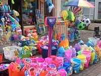 well-established giftware toys retail - 1